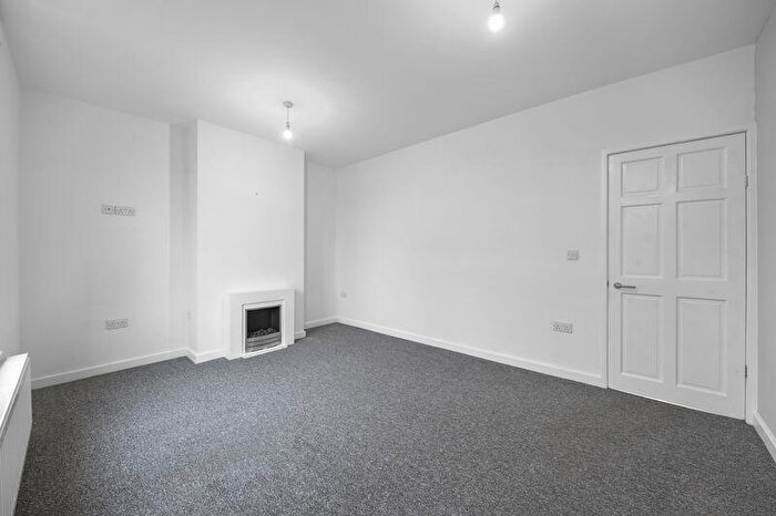 2 Bedroom Terraced House For Sale In Church Street West, Brampton, Chesterfield, S40 - Photo 6