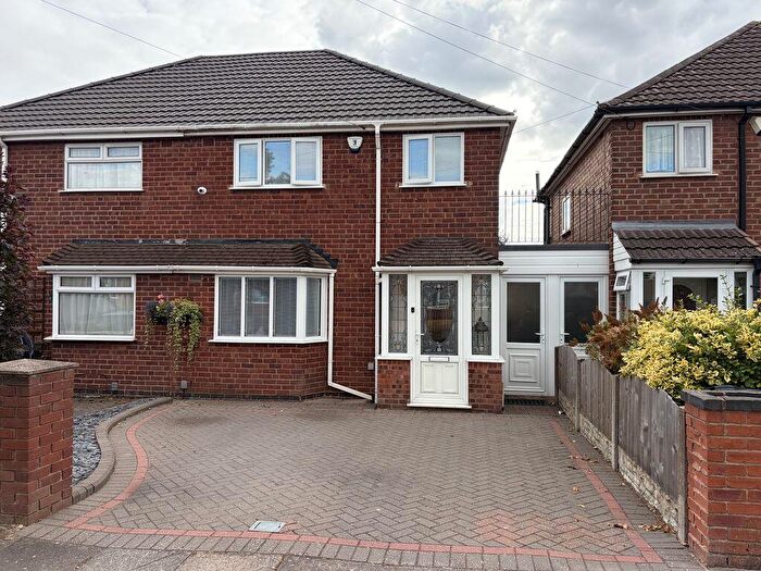 3 Bedroom Semi-Detached House For Sale In Amblecote Avenue, Great Barr, Birmingham, B44