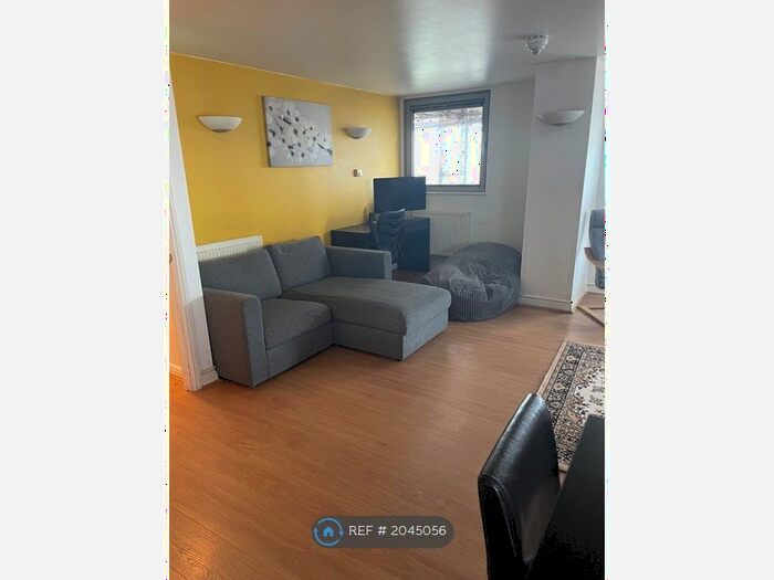 2 Bedroom Flat To Rent In One Throwley Way, Sutton, SM1