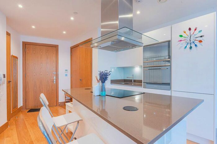 2 Bedroom Flat For Sale In Arena Tower, Isle Of Dogs, London, E14