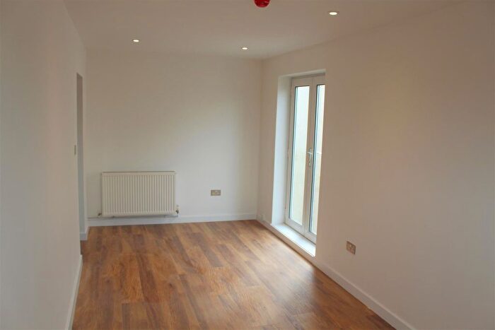 1 Bedroom Flat To Rent In Dorchester Road, Weymouth, DT4