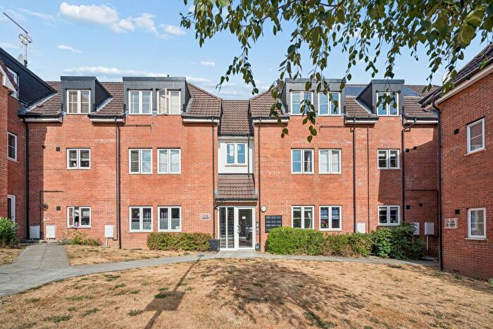 1 Bedroom Flat For Sale In Applefield, Little Chalfont, HP7