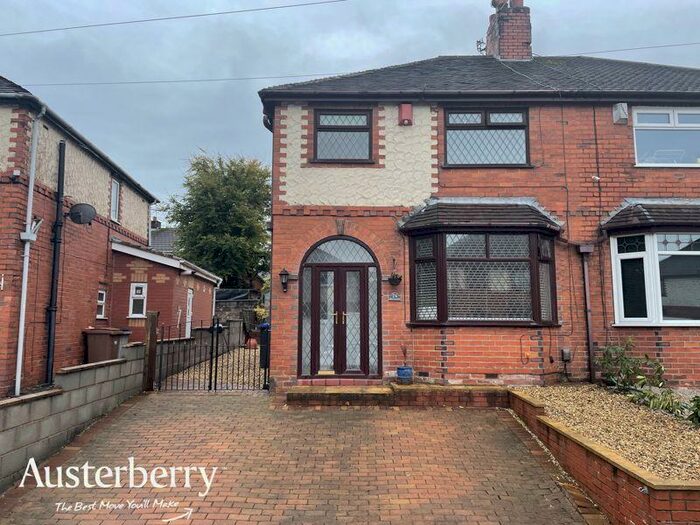 3 Bedroom Semi-Detached House To Rent In Stross Avenue, Chell, Stoke-On-Trent, ST6