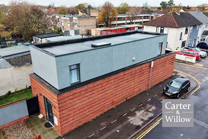 3 Bedroom Detached House For Sale In Becontree Avenue, Dagenham, RM8