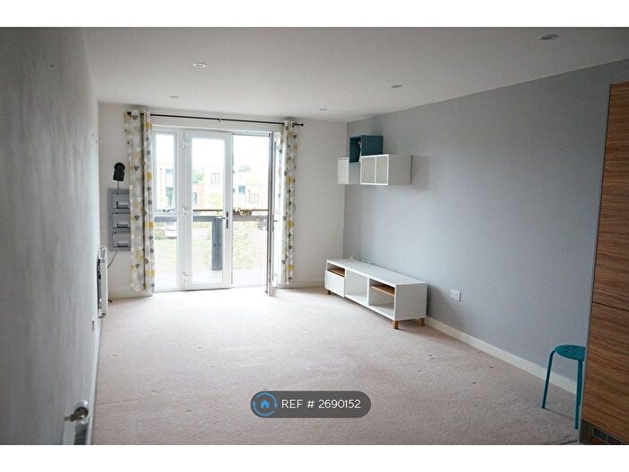 2 Bedroom Flat To Rent In Verona House, Mitcham, CR4