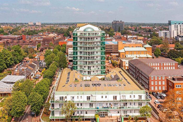 2 Bedroom Flat To Rent In Tower Point, Sydney Road, Enfield, EN2