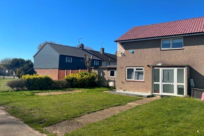 2 Bedroom Property To Rent In Vernons Walk, Basildon, SS14