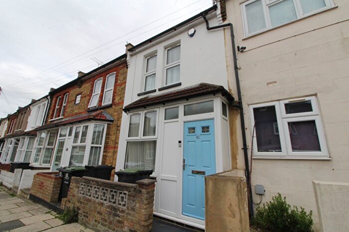 3 Bedroom Terraced House To Rent In Alfred Road, Gravesend, DA11