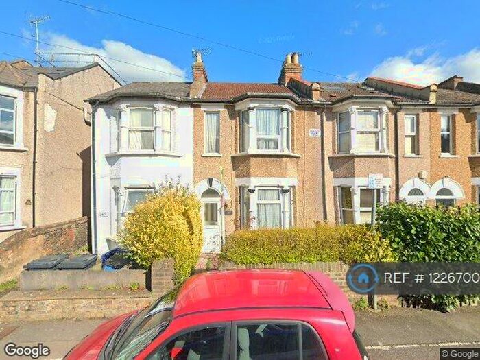 5 Bedroom Semi-Detached House To Rent In Lancaster Road, Barnet, EN4