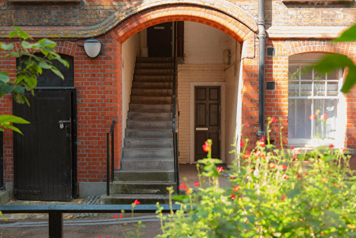 2 Bedroom Flat For Sale In Walton House, Montclare Street, London, E2