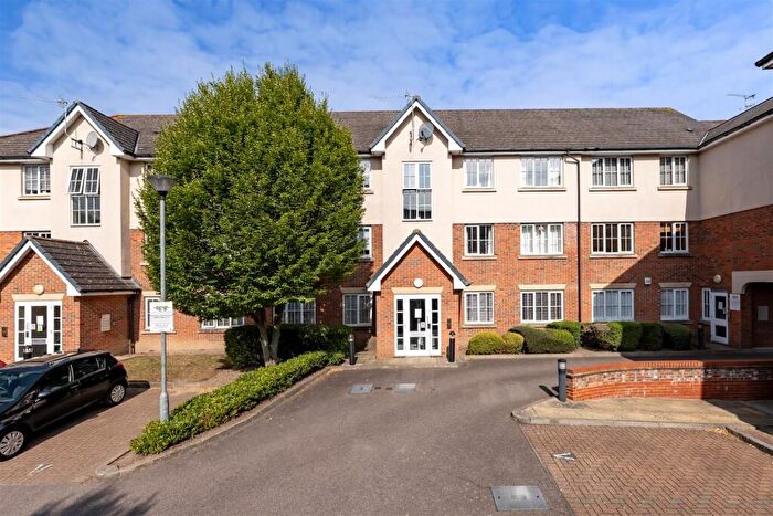 2 Bedroom Flat For Sale In Addison Court, Epping, CM16