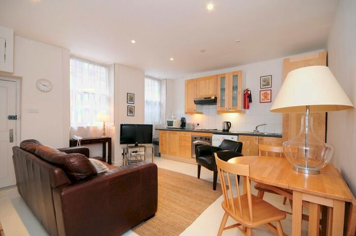 2 Bedroom Flat To Rent In York Street, London, W1H