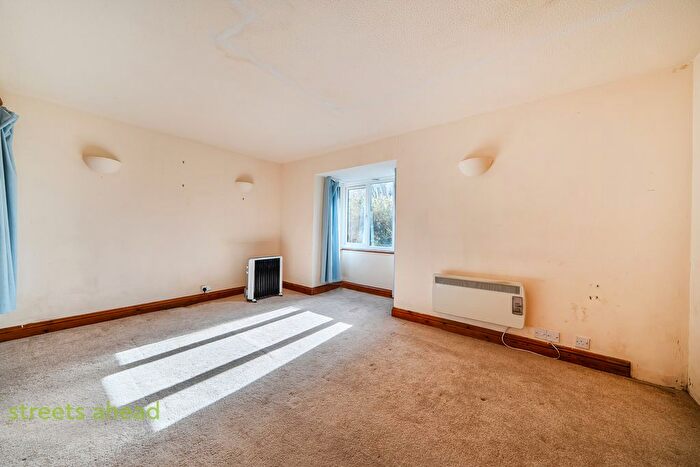 Studio For Sale In Redgrave Close, Croydon, CR0