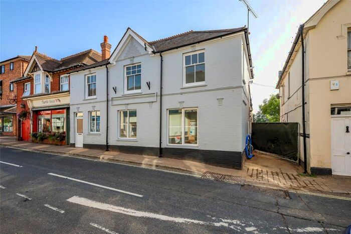 1 Bedroom Apartment To Rent In Station Road, Liss, Hampshire, GU33