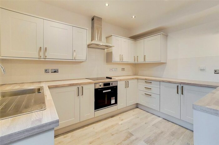 2 Bedroom Flat To Rent In Stile Hall Mansions, Wellesley Road, London, W4