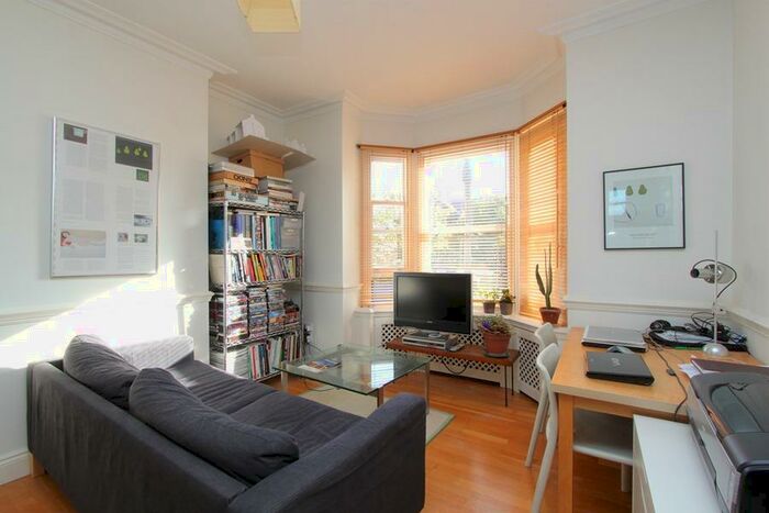 1 Bedroom Apartment To Rent In Endlesham Road, SW12