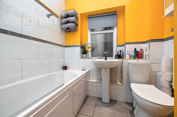 1 Bedroom Flat For Sale In Brunswick Square, Hove, East Sussex, BN3