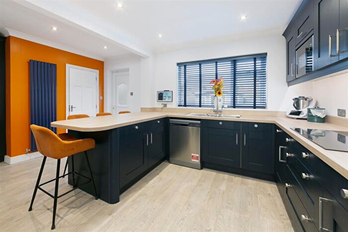 4 Bedroom Detached House For Sale In Burnby Lane, Pocklington, York, YO42
