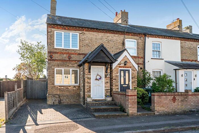 2 Bedroom End Of Terrace House For Sale In Regent Street, Stotfold, Hitchin, SG5