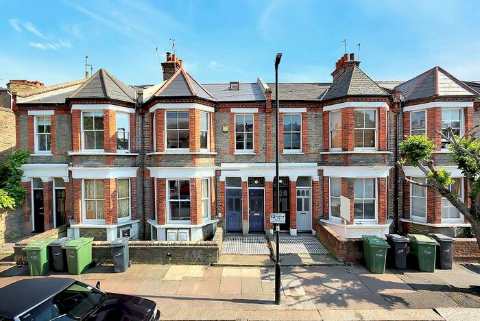 4 Bedroom Flat To Rent In Venn Street, London, SW4