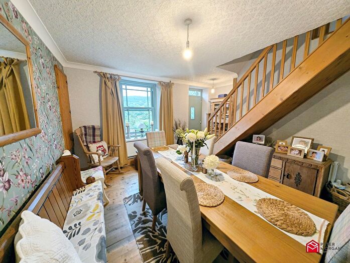 4 Bedroom Detached House For Sale In Swansea Road, Pontardawe, Swansea, SA8