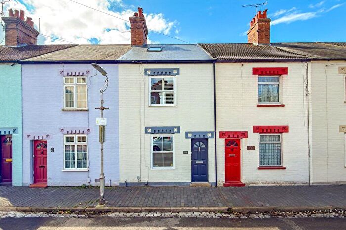 3 Bedroom Terraced House For Sale In Riverside Road, St. Albans, Hertfordshire, AL1