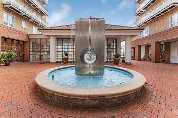 2 Bedroom Flat To Rent In New Calidonian Wharf, Canada Water, SE16