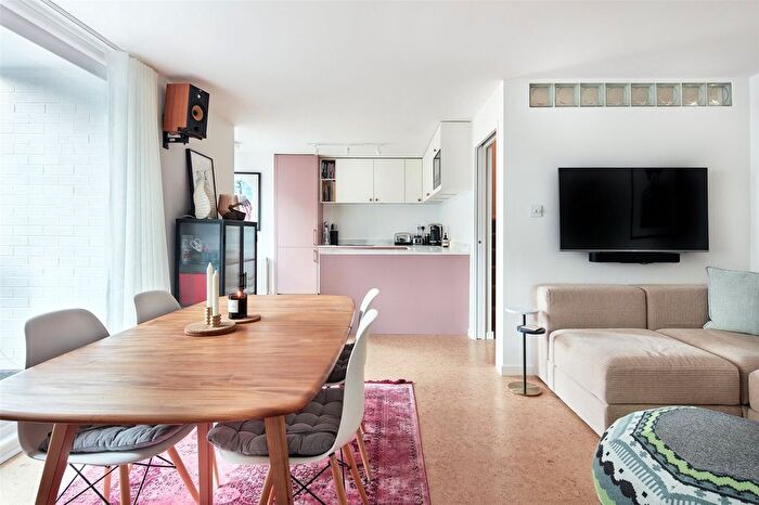 2 Bedroom Flat To Rent In Westbourne Park Road, London, W2