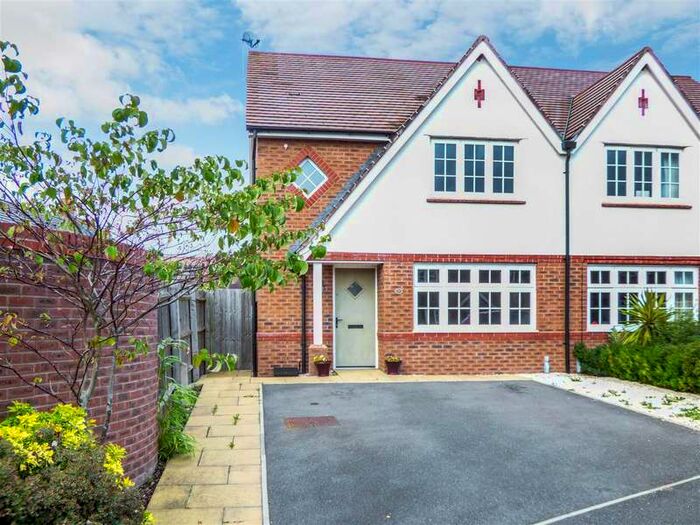 3 Bedroom Semi-Detached House For Sale In Glebe Road, Alcester, B49