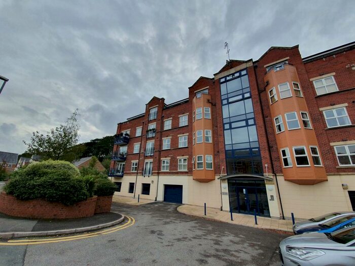 3 Bedroom Penthouse To Rent In Carisbrooke Road, Leeds, West Yorkshire, LS16