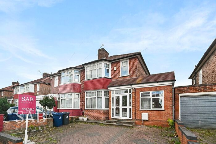 4 Bedroom Semi-detached House For Sale In Orchard Gate, Greenford, UB6