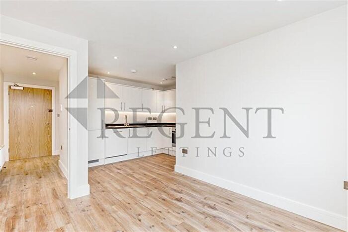 2 Bedroom Apartment To Rent In Willow Court, Cambridge Road, KT1