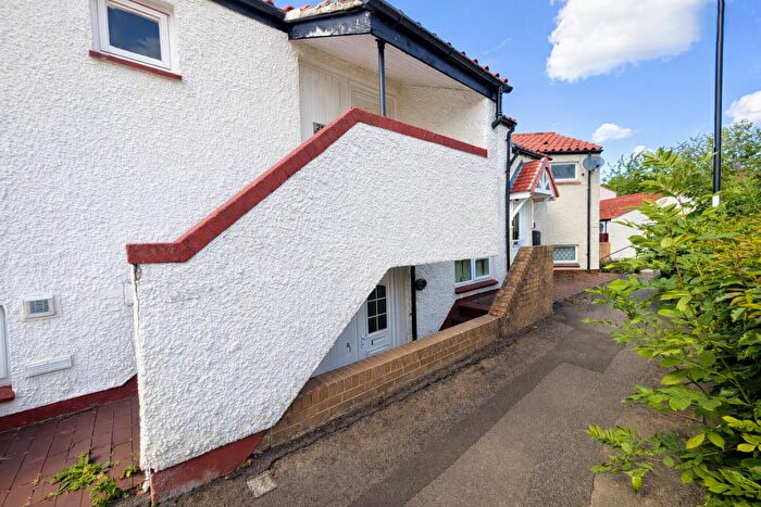 2 Bedroom Flat To Rent In Foxhills Close, Fatfield, Washington, Sunderland, NE38