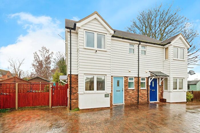 3 Bedroom Semi-Detached House For Sale In Cranmer Close, Bekesbourne, Canterbury, Kent, CT4