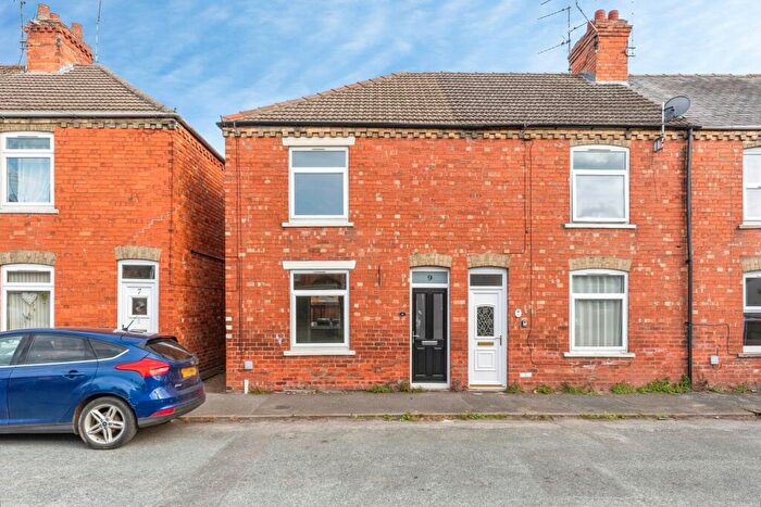 2 Bedroom End Of Terrace House For Sale In Castle Terrace Road, Sleaford, NG34