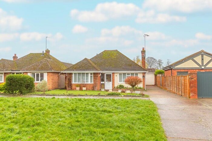 2 Bedroom Detached Bungalow For Sale In Grove Park, Tring, HP23