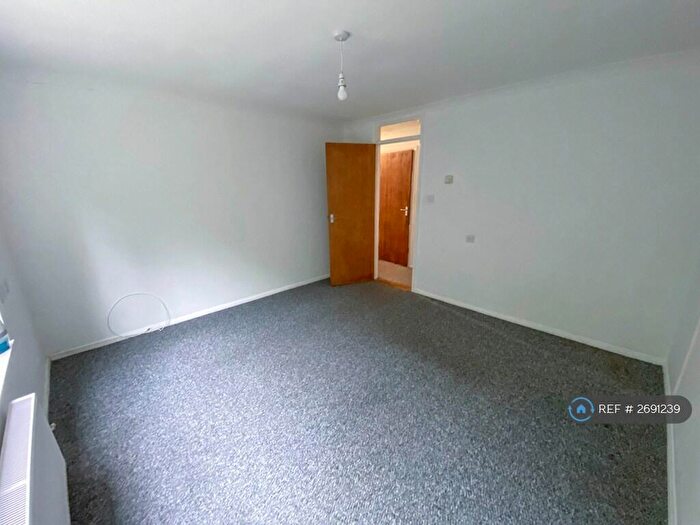 1 Bedroom Flat To Rent In Lexden, Cochester, CO3