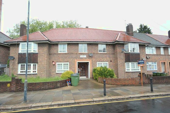 3 Bedroom Flat To Rent In St Mary Street, Woolwich, London, SE18