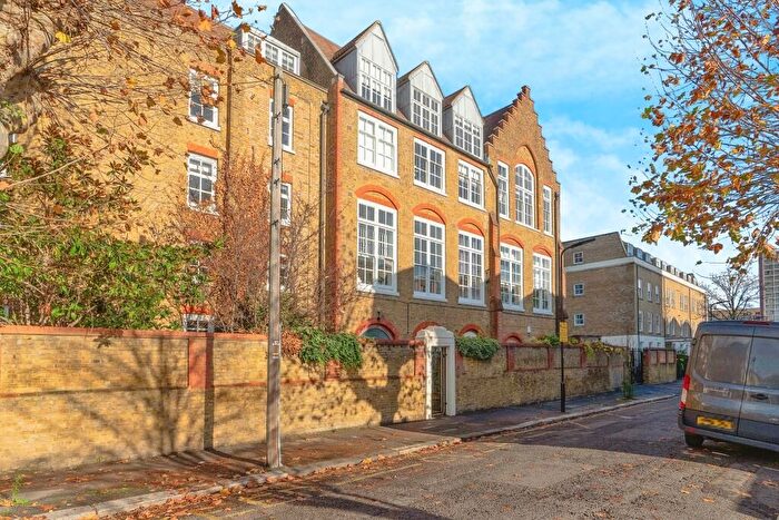 2 Bedroom Flat To Rent In Tottenham Road, London, N1