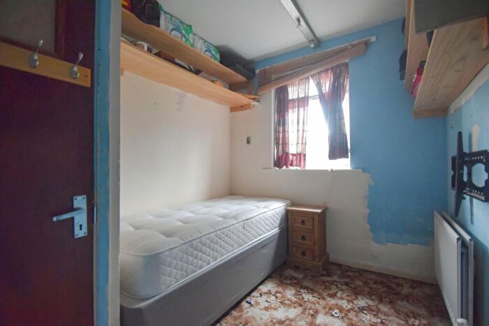 3 Bedroom Terraced House For Sale In Ploughmans Way, Rainham, Gillingham, ME8