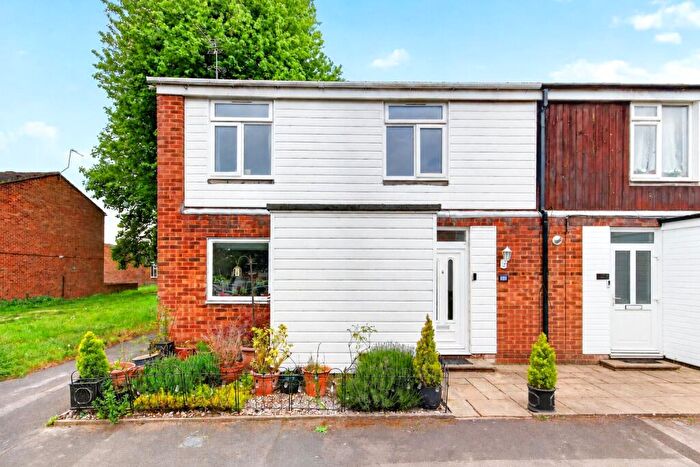 3 Bedroom End Of Terrace House For Sale In Holbeck, Bracknell, Berkshire, RG12