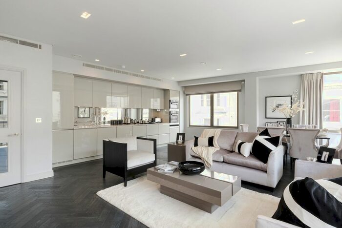 2 Bedroom Flat To Rent In Westbourne Grove, London, W2