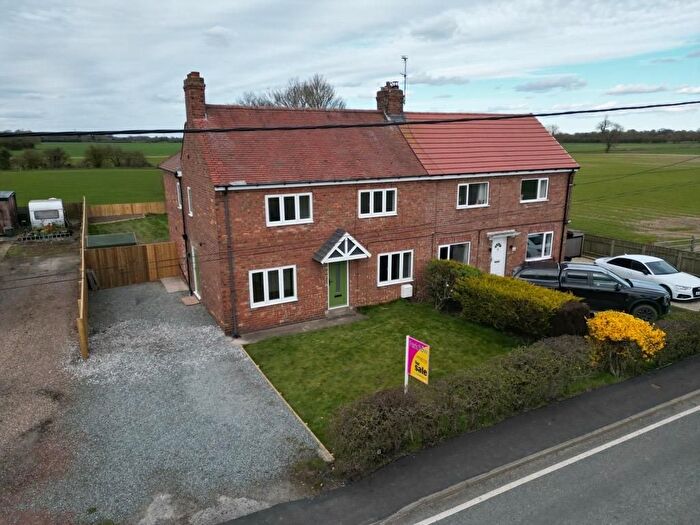 4 Bedroom Semi Detached House For Sale In Main Street, Asselby, Goole, DN14