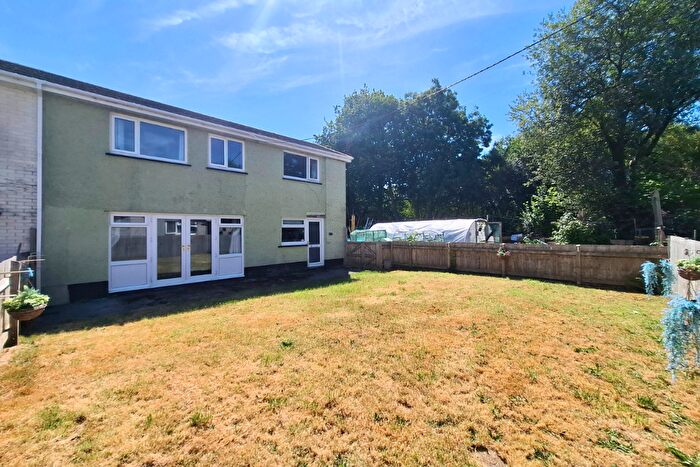 3 Bedroom End Of Terrace House For Sale In Caecoed, Llandybie, SA18