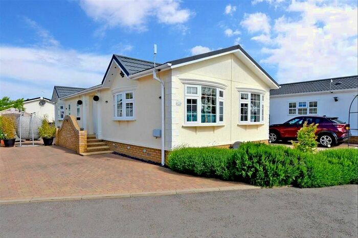 2 Bedroom Bungalow For Sale In Magnolia Walk, Herne Bay, Kent, CT6