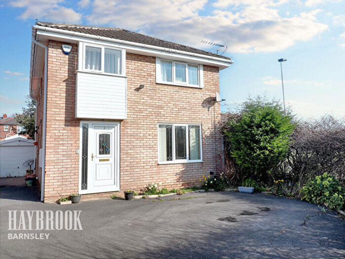 4 Bedroom Detached House For Sale In Cropton Road, Royston, S71