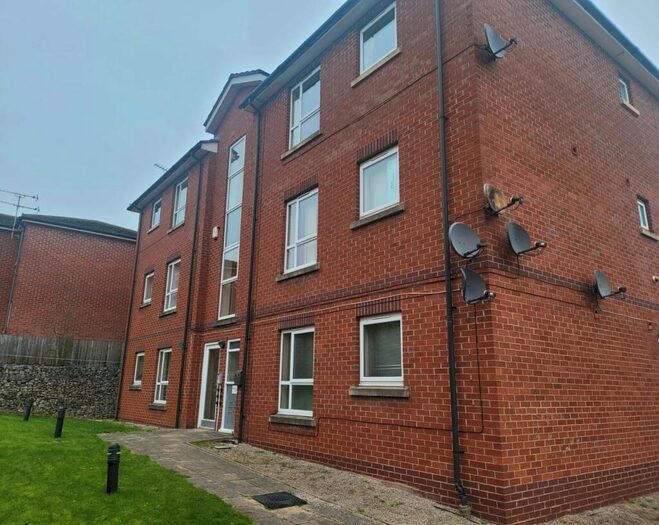 2 Bedroom Apartment To Rent In Hendon Rise, Nottingham, NG3