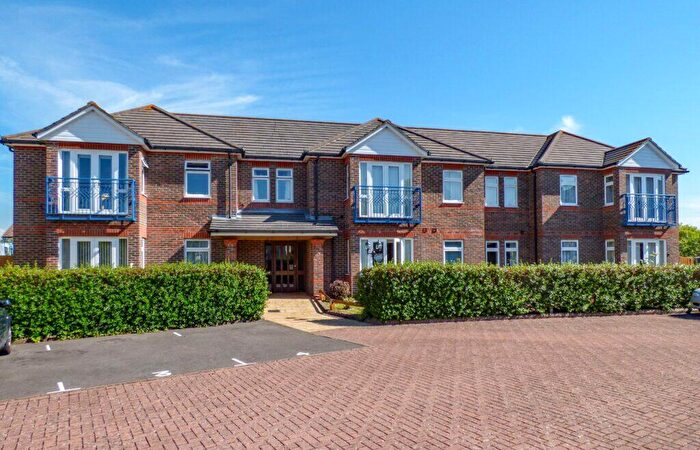 1 Bedroom Flat For Sale In St Leonards Avenue, Hayling Island, PO11