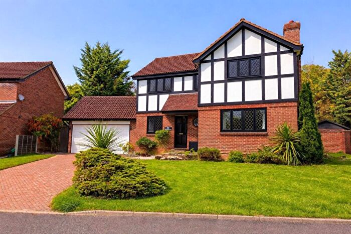 4 Bedroom Detached House To Rent In Grey Alders, Banstead, SM7