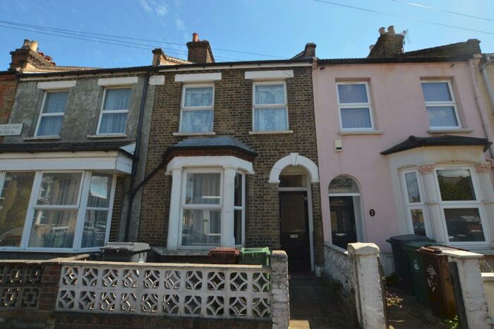 2 Bedroom House To Rent In Suffolk Park Road, Walthamstow, E17